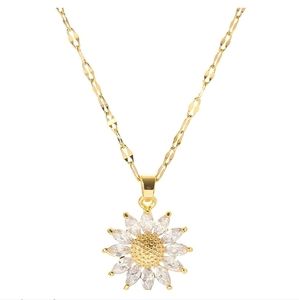 18 GOLD PLATED STAINLESS STEEL "FLOWERS" NECKLACE.